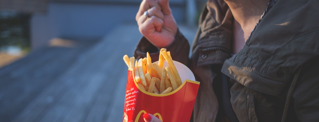 Fast Food Hacks to Save Money at your Favorite Stops